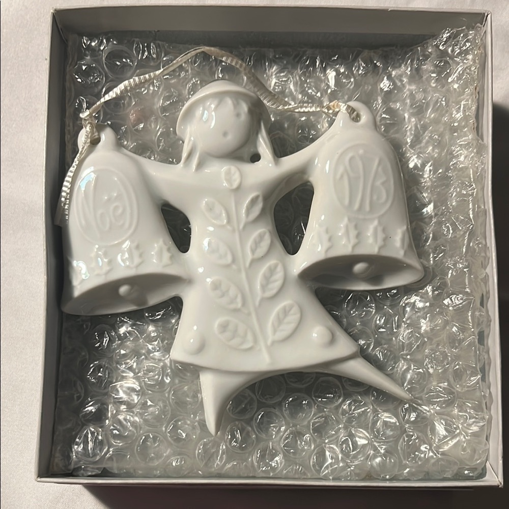 Haviland francé White Holiday Ornaments Noé 1973
